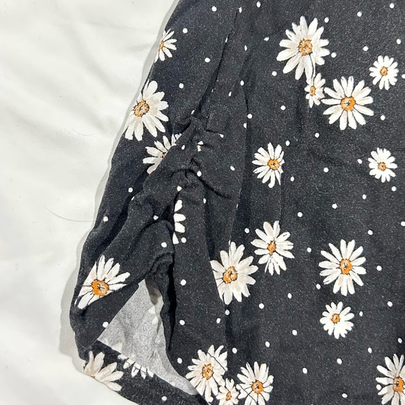 Torrid Black Dot & Daisy Challis Capri Jogger - Picture 4 of 6